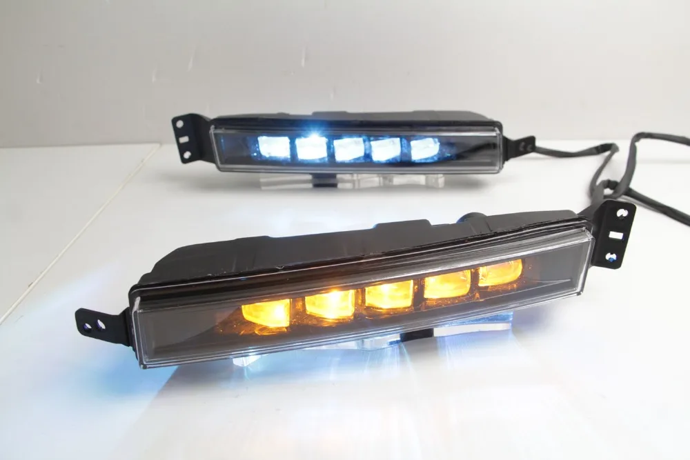 

Osmrk led drl daytime running light for honda URV 2017-2018 with yellow turn signals and blue night running light