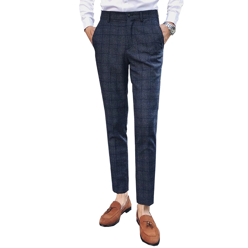 Жилет и брюки мужские клетчатые в серую полоску Приталенный жилет без рукавов