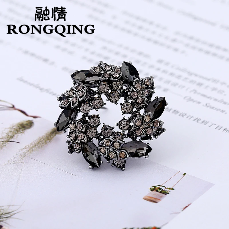 

RONGQING 12 шт./лот модная Высококачественная брошь в форме венка с кристаллами для женщин ювелирные изделия оптовая продажа для мам шарф шаль Пр...