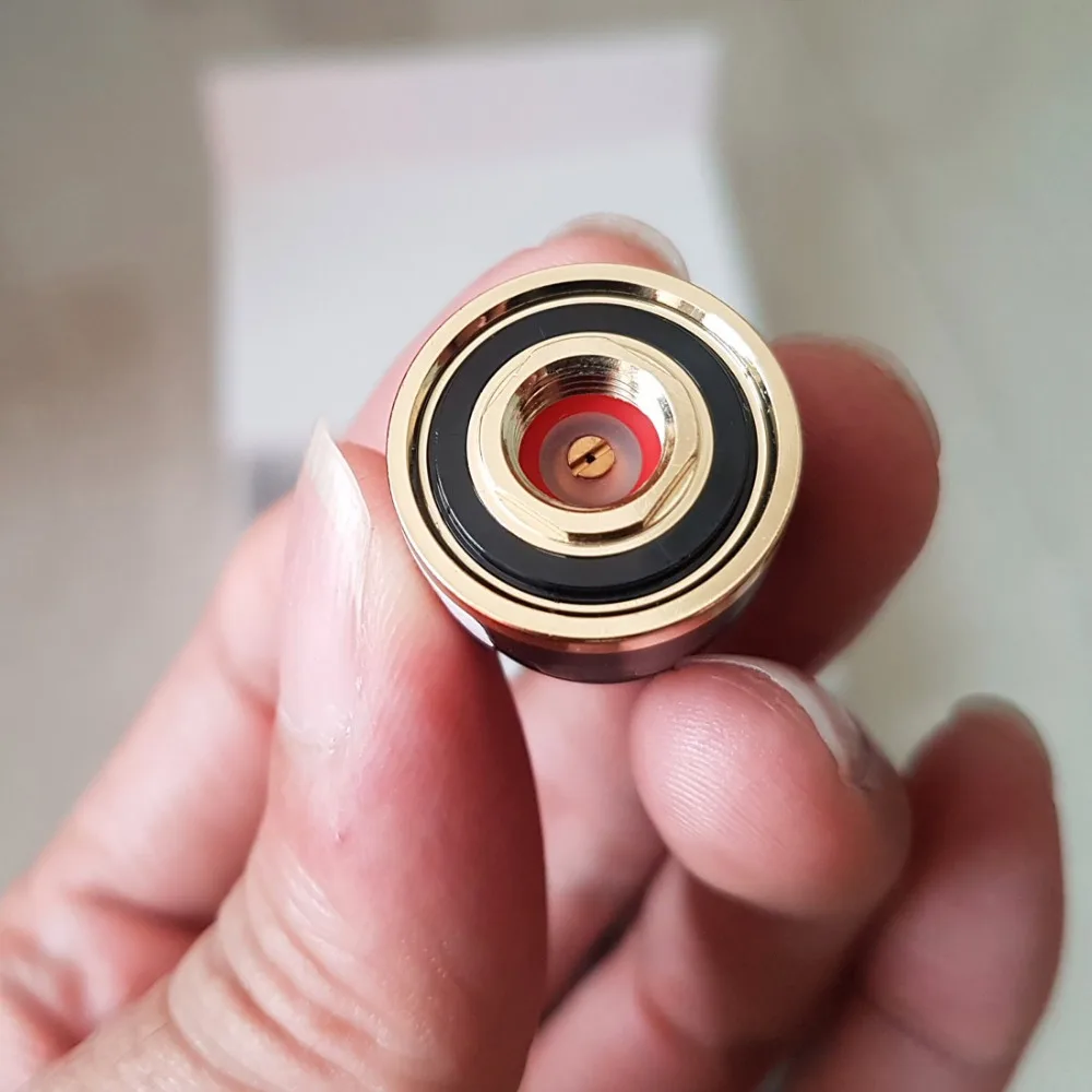 Система контроля давления в шинах с ЖК-дисплеем и 4 внешними датчиками |