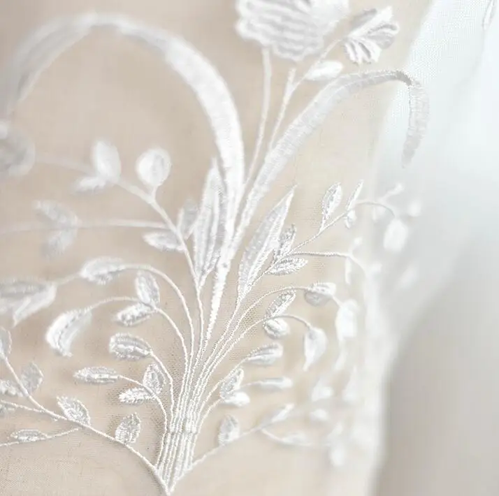 Белая симпатичная ткань с цветами 1 шт. в партии украшения из полиэстера