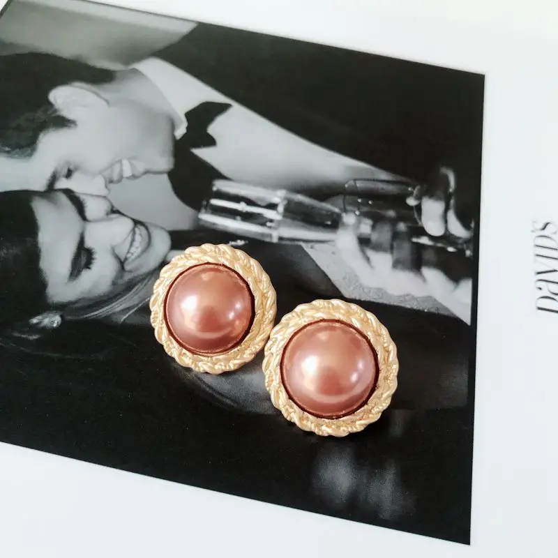 

New Design Round Brown Elegant Pearl Stud Earrings