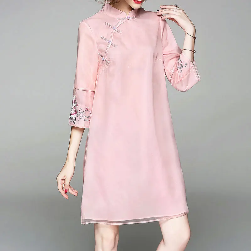 Новый плюс Размеры платье Qipao Для женщин цветочной вышивкой три четверти рукава