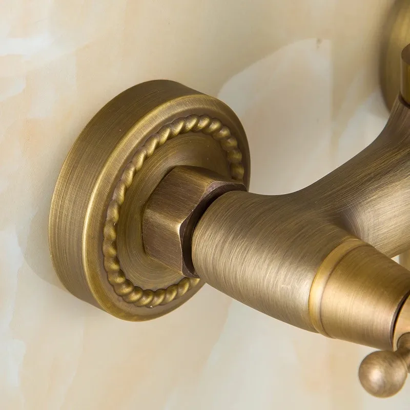 Набор смесителей для ванны и душа в старинном стиле простой набор с ручным душем |