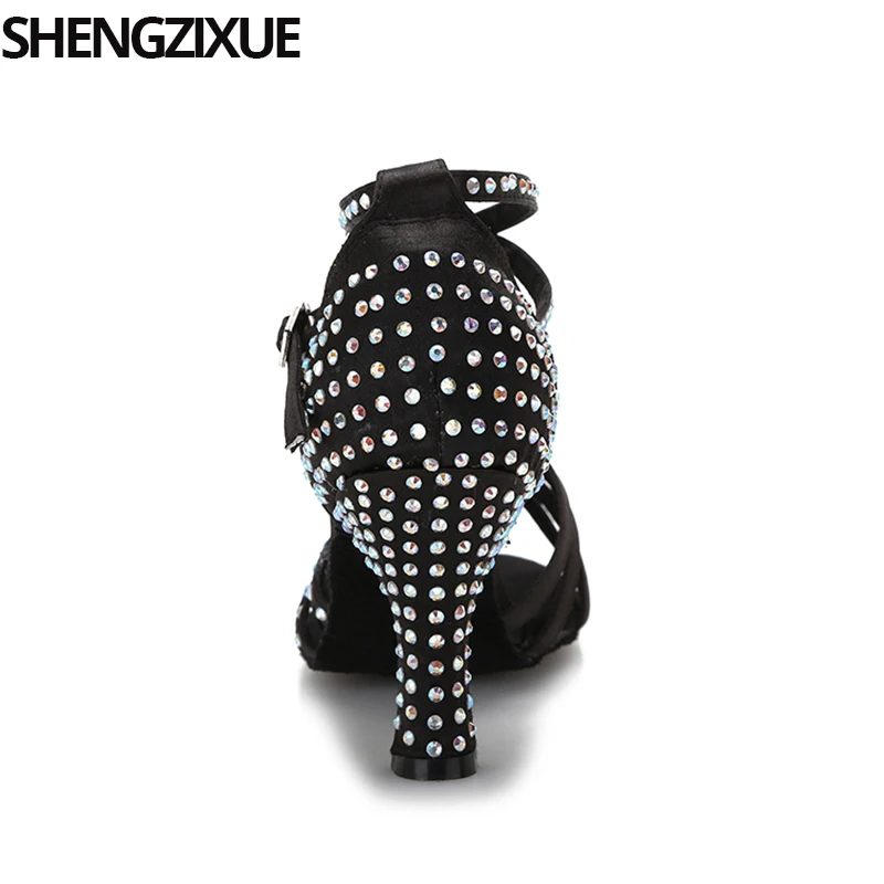 Shengzixue 2018 коричневый черный атлас Туфли для латинских танцев Rhinestone Salsa вечерние