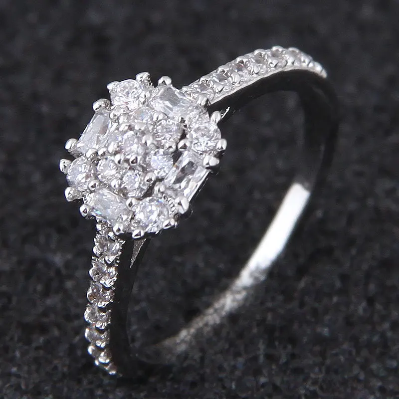 

Fashionable Sweet Zirconium-inlaid Simple Personality Ring Zircon Gift Party