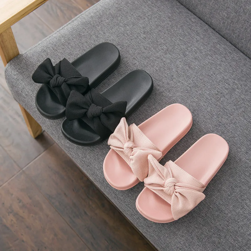 Летние шлепанцы с бантиком женские пляжные на плоской подошве домашние сандалии