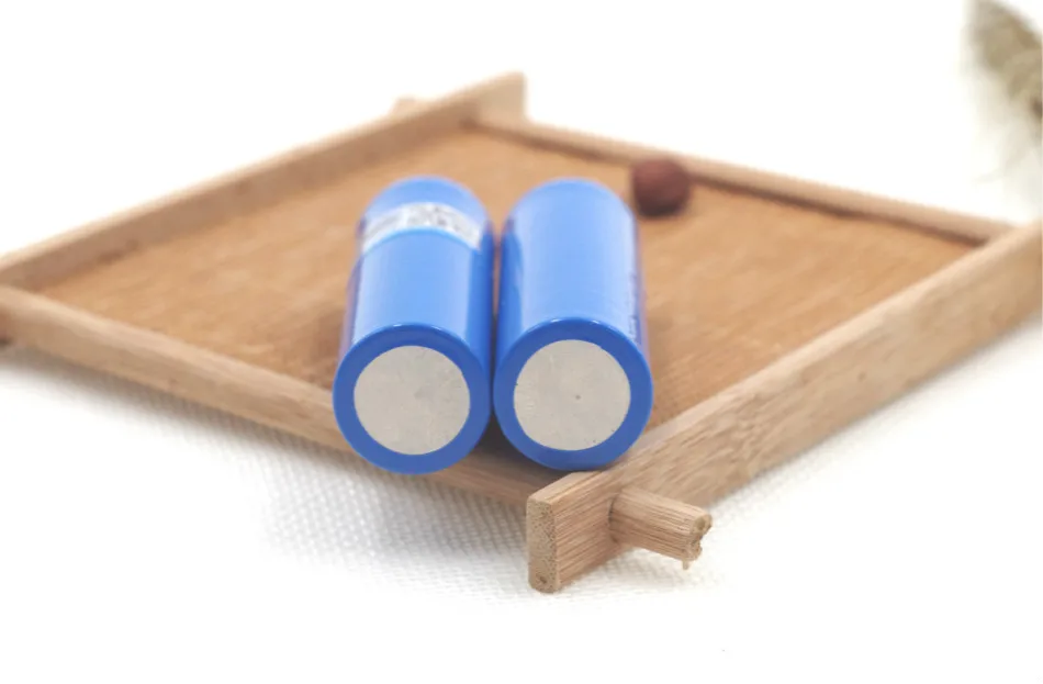 VariCore 2 PCS New 100% Original 18650 2200 mAh Li-ion 3.7 V Battery for power bank or Lighting etc. | Электроника