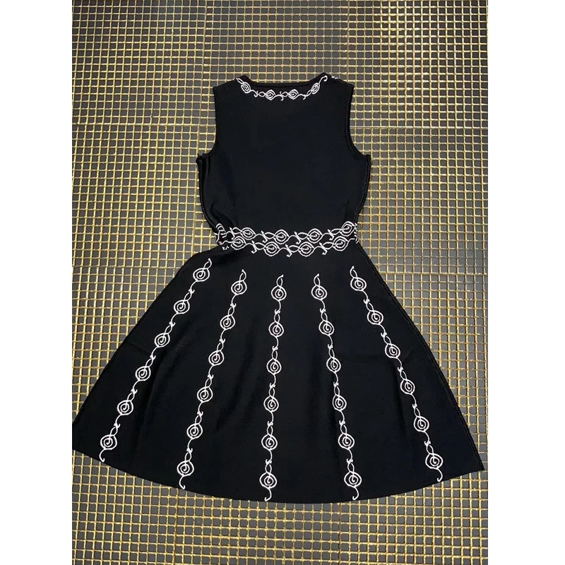 

High Quality 2019 Preppy Style Elegant Ladies Dress Black Sleeveless O Neck Girl Party Stripe Dress Fashionable Casual Clothes