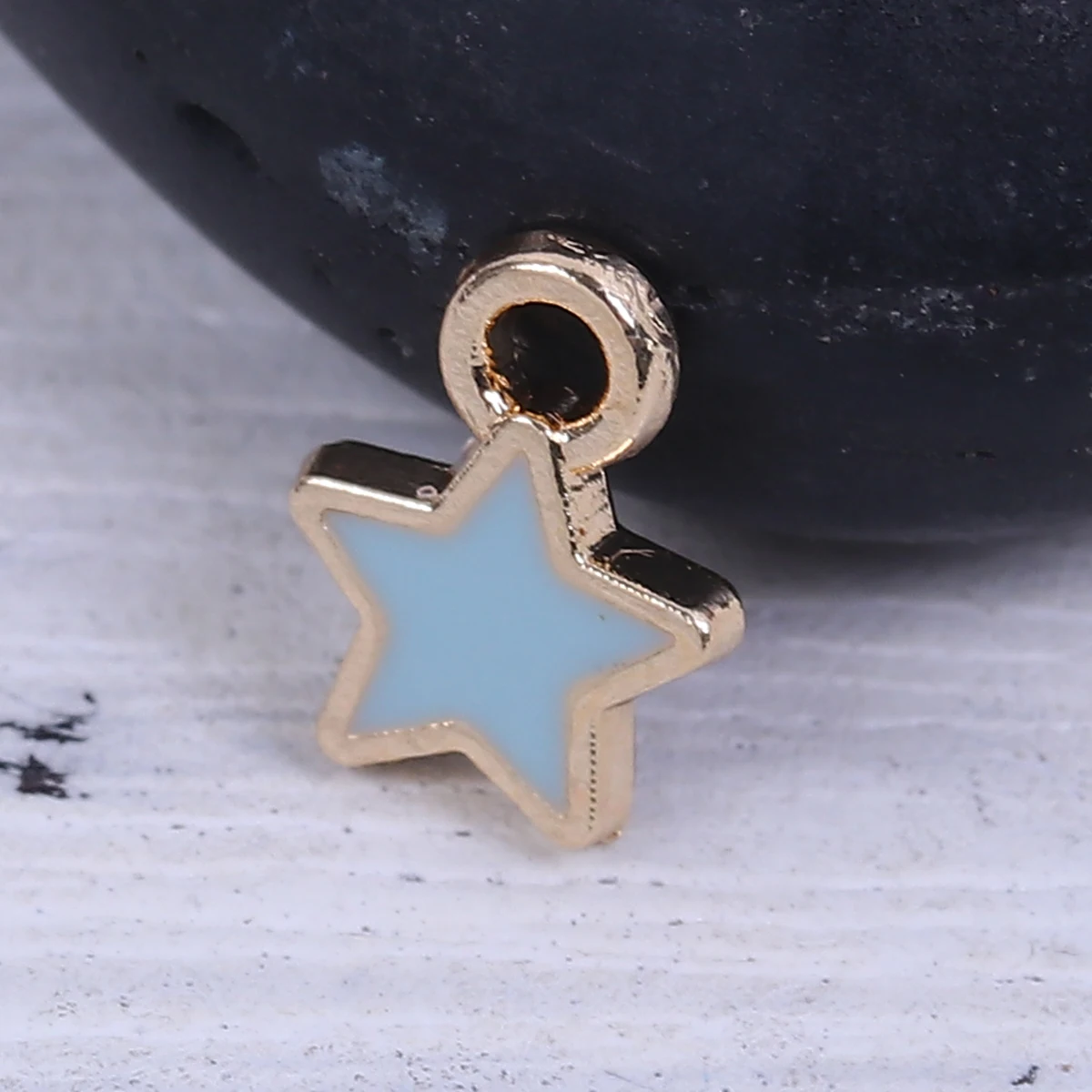DoreenBeads сплав цинка Galaxy Charms звезда золотой цвет красная эмаль 9 мм (3/8 &quot) x 7 (2/8&quot) 30