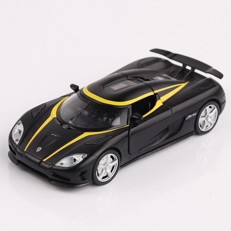 Модель спортивного автомобиля Koenigsegg изысканная литая модель игрушки 1/32| |