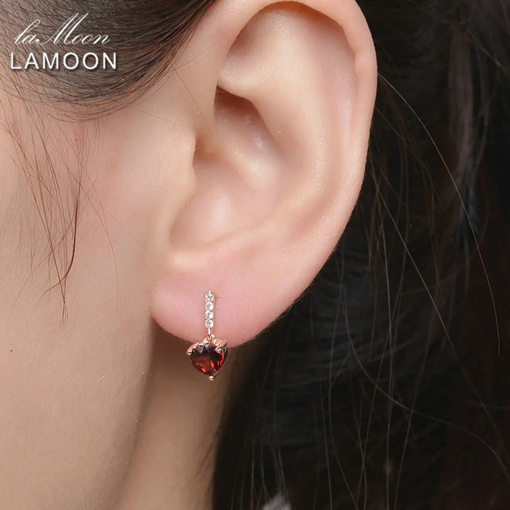 LAMOON модный 0.6ct сердце натуральный красный гранат 925 Висячие серьги из серебра 925 пробы ювелирные украшения S925 LMEI030