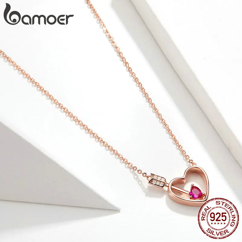 Bamoer Lover в виде сердца со стрелой Цепочки и ожерелья для Для женщин розового золота Цвет сердце-shape форме, благодаря чему создается ощущение невесомости с колье Love Цепочки и ожерелья s 925 пробы Серебряные ювелирные изделия BSN059
