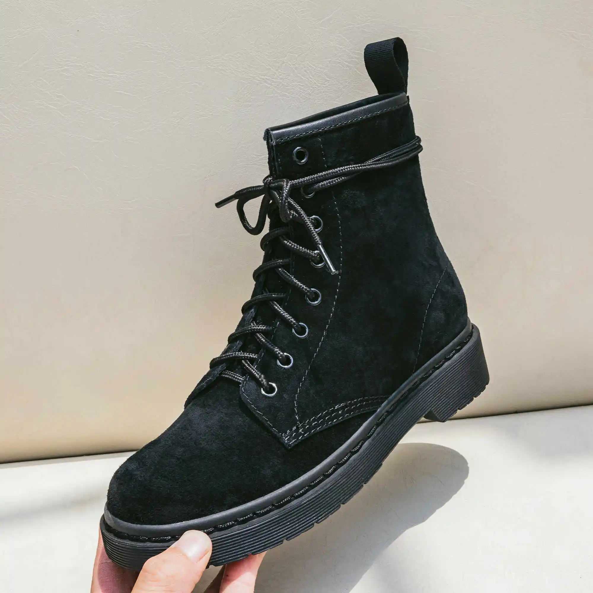Krazing pot/Новое поступление; ботильоны из овечьей замши на квадратном каблуке средней высоты с круглым носком; красивые современные ковбойские ботильоны для отдыха черного цвета в стиле панк; l53