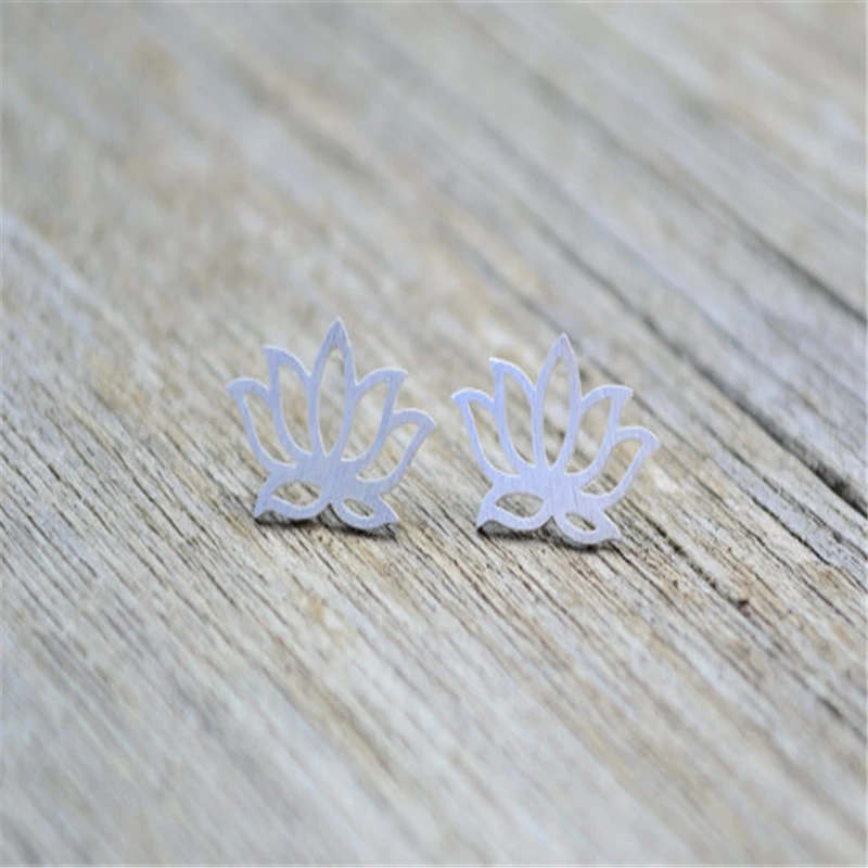 Серьги в форме лотоса европейском и американском стиле новые простые милые