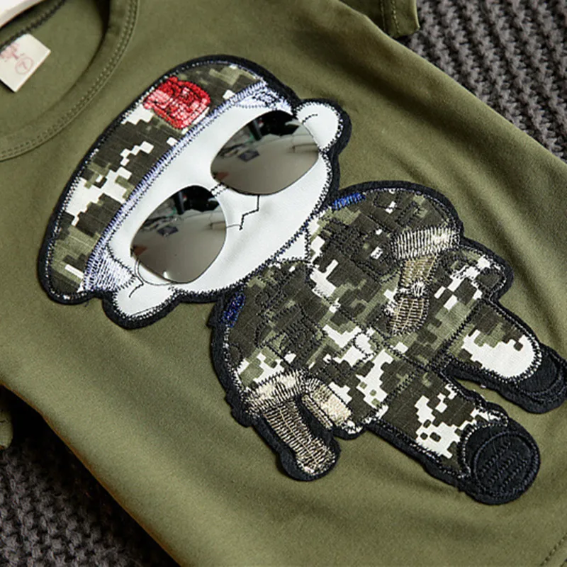 GEMTOT children's suit 2019 summer new boy casual cartoon cotton T-shirt five pants camouflage two-piece |