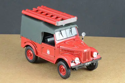 2 D EA 1:43 GAZ-69 медицинская машина бутик сплава автомобиля игрушки для детей Детские игрушки модель подарок оригинальная посылка - Цвет: 2