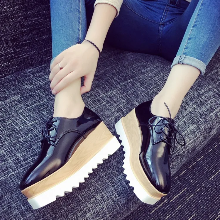 Обувь из лакированной кожи Женская обувь с перфорацией типа броги Туфли-лодочки