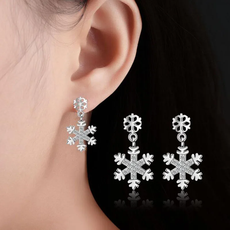 

Fashion Women 925 Silver Clear Zircon Cute Snowflake Stud Earring For Children Girls Simple Christmas Gift Earring Korea Jewelry