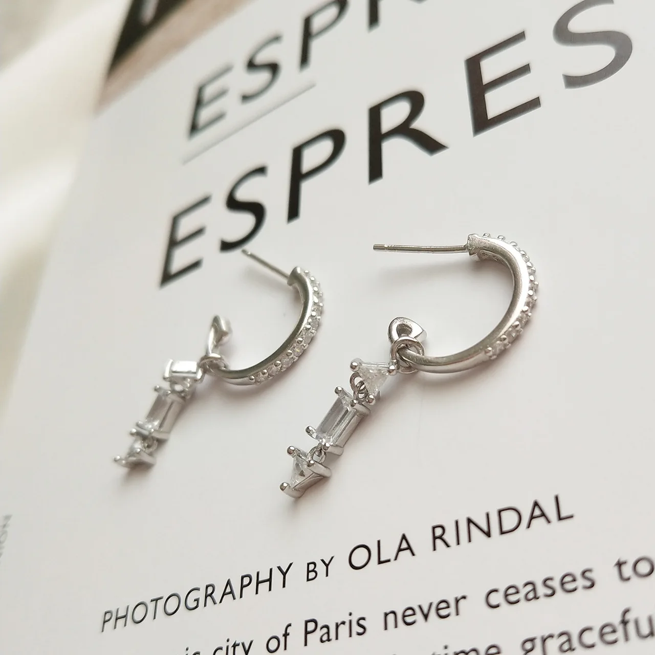 

South Korean temperament long ears line 925 sterling silver chain bright design earrings Joker contracted eardrop female