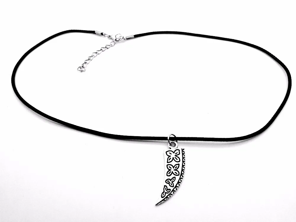 10 шт. Викинги Клевер на Скандинавском волчьем зубе ожерелье Очаровательная