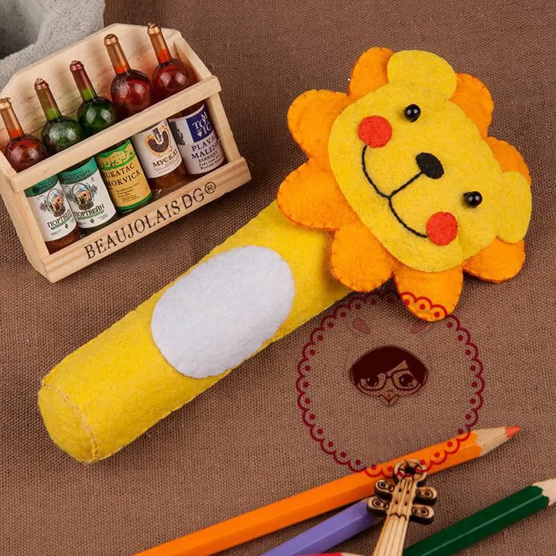 Маленький лев из фетра DIY колокольчик детская игрушка ручной работы Прошитые