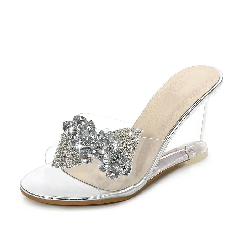 Silvery Женские шлепанцы с бантиком, коллекция года, новые летние туфли на высоком каблуке в сдержанном стиле, женские прозрачные сандалии-гладиаторы на танкетке с блестками AWS107 - Цвет: Silvery