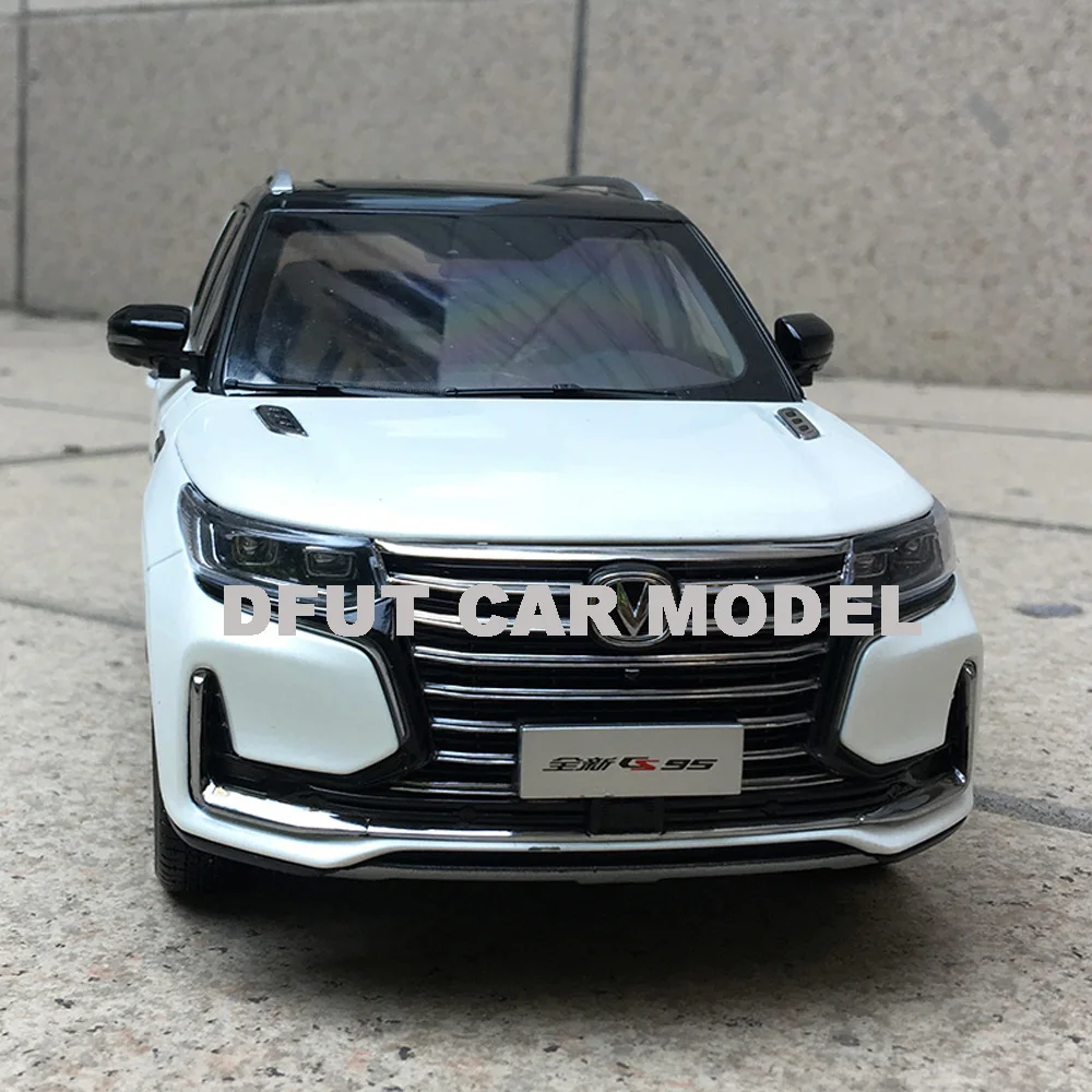 Модель игрушечного автомобиля из сплава 1:18 модель внедорожника CS95 оригинальные