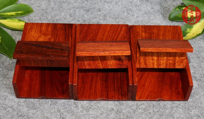 Футляр для карт с именем Бирма пачка из красного дерева и натуральной древесины