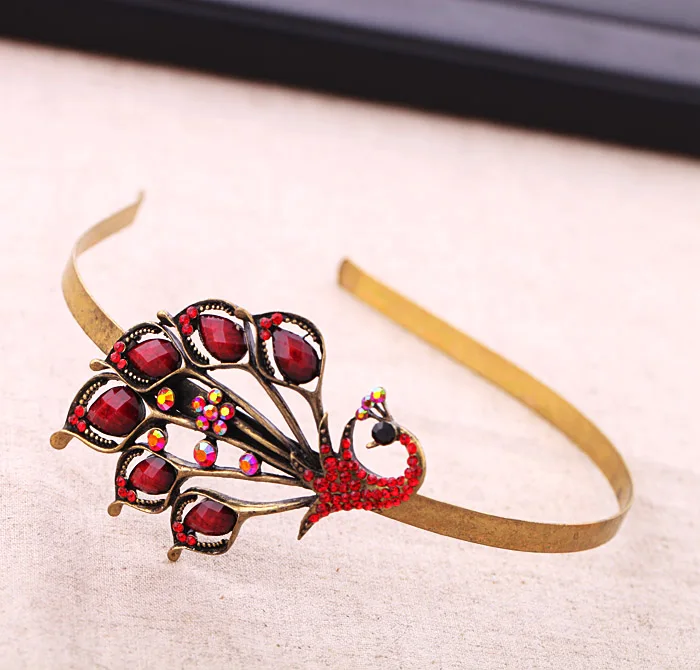 Женская Брошь в античном стиле