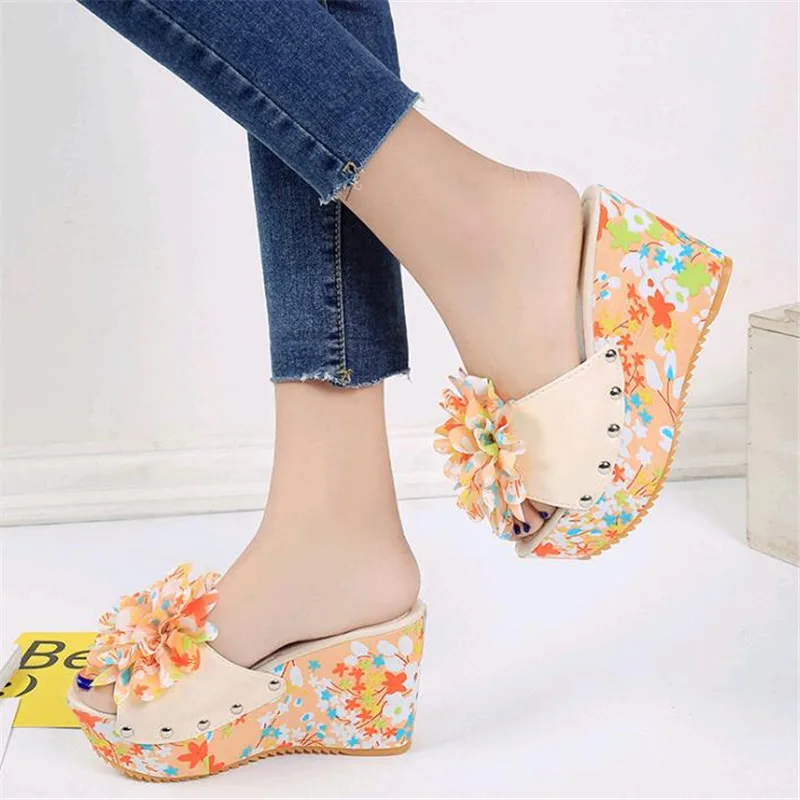 Женские летние тапочки FeiYiTu 2019 на танкетке толстые для маффинов новинка