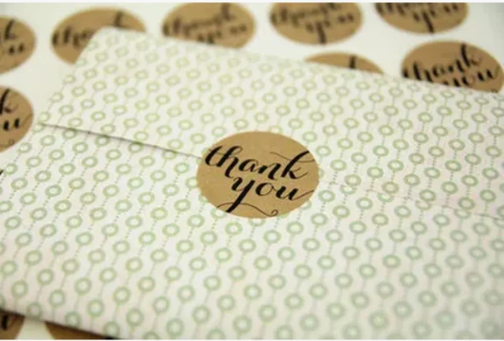 

Free Shipping 500Pcs/Lot Diameter 3.8cm Candy Cake Party Paper Tag Kraft Seal Label Sticker 'Thank You' Circle Point Sticker