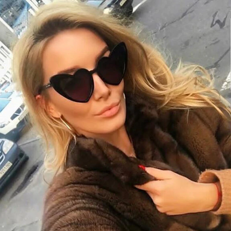 Солнцезащитные очки в винтажном стиле женские аксессуары виде красных сердец