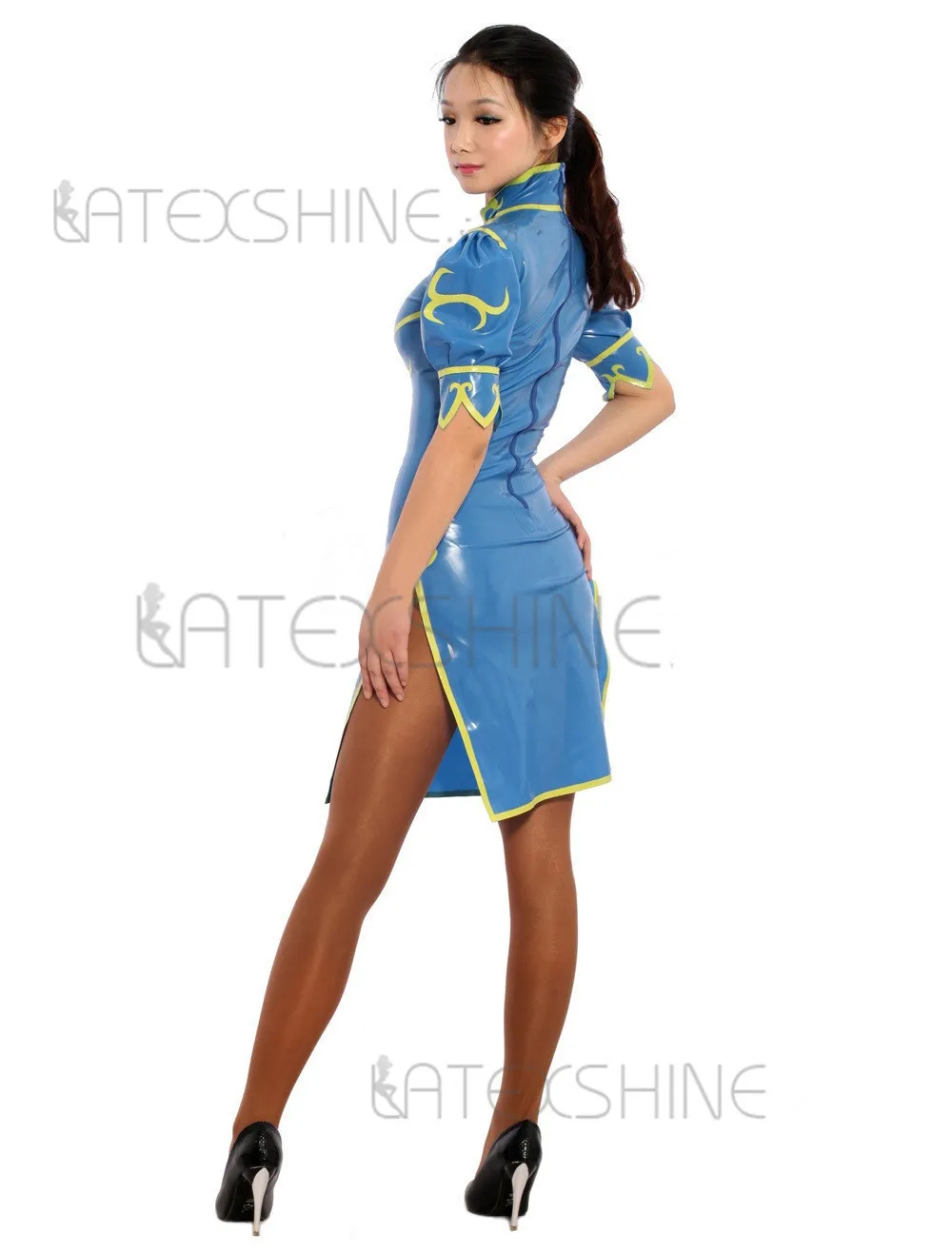 Сексуальное женское синее латексное платье облегающее резиновое с молнией