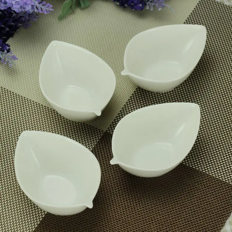 Белая керамическая миска из костяного фарфора для еды в форме листьев кухонная