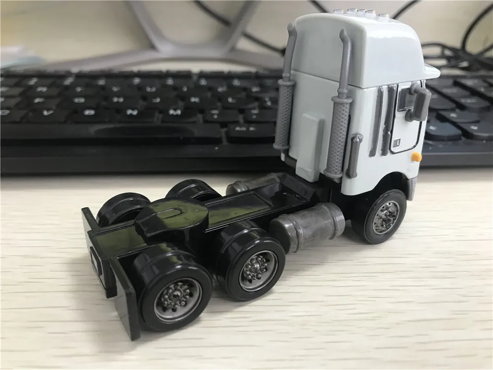 Disney Pixar радиатор для автомобилей пружинный классический топор боксаар кабина