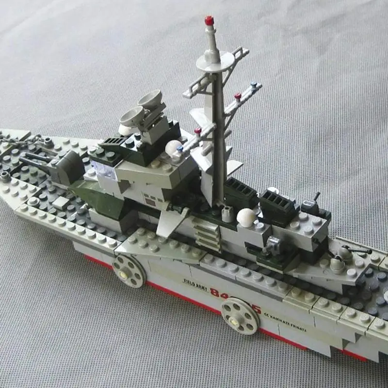 Кази полевой армии Военная Униформа Камикадзе Фрегат корабль Весы Модель