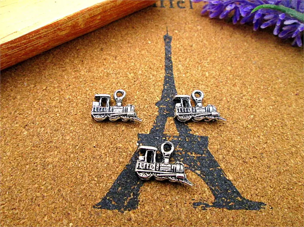 

75pcs-- Train Charms , Antique Tibetan silver Small Locomotive Charms pendant 11x17mm