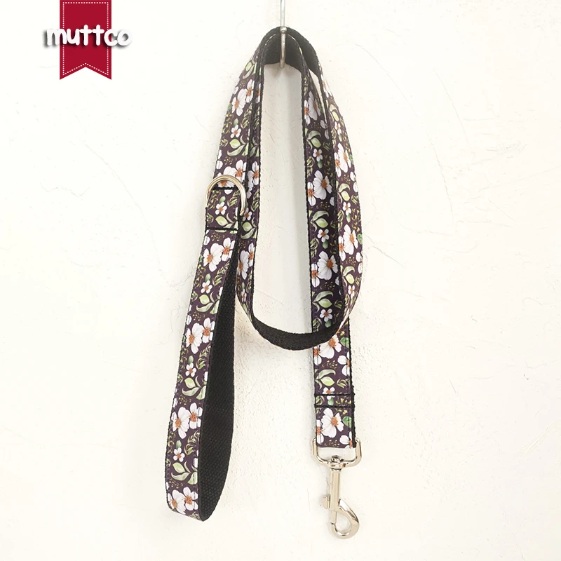 Розничная продажа Модный мягкий поводок MUTTCO ручной работы с небольшими цветами