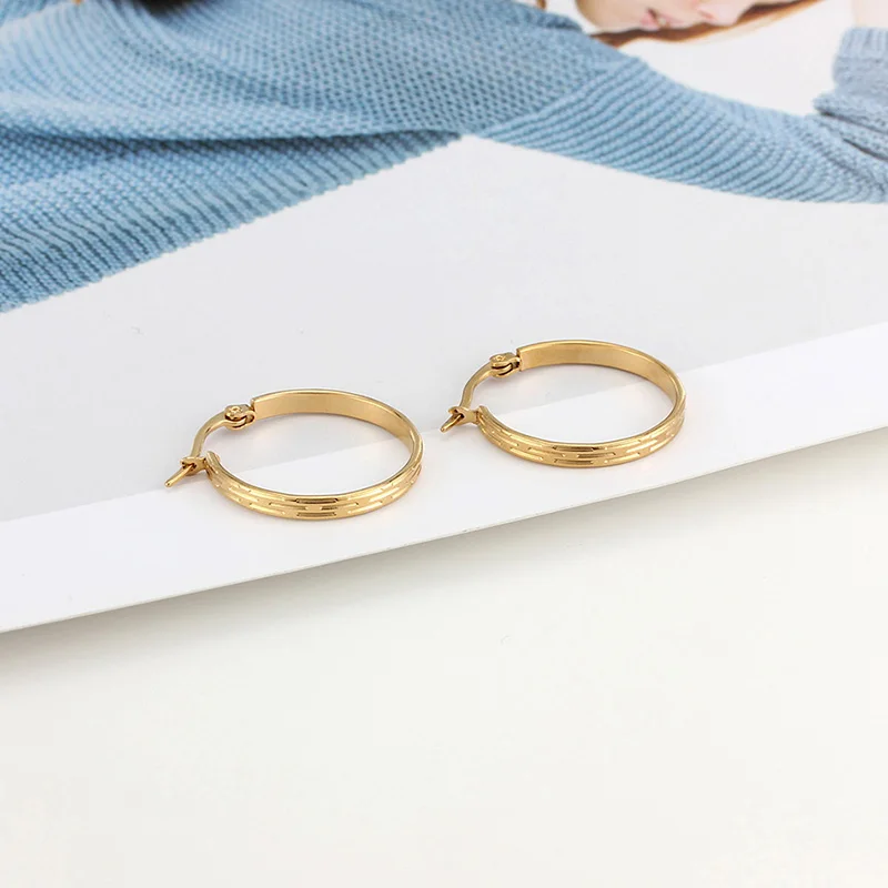 Новые модные маленькие серьги-кольца из нержавеющей стали для женщин золотого и серебряного цвета, женские круглые серьги в стиле панк, массивные ювелирные изделия