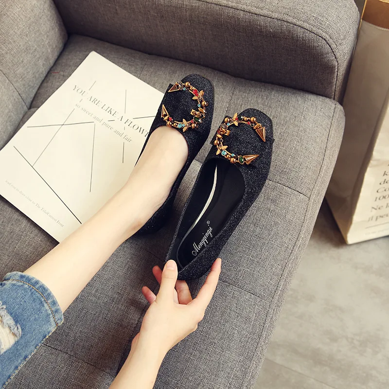

Color Rhinestones Women Flat Shoes Ladies Summer Fashion Oafers Lazy Boat Shoes Women Large Sizes Sequins Shallow Single Shoe