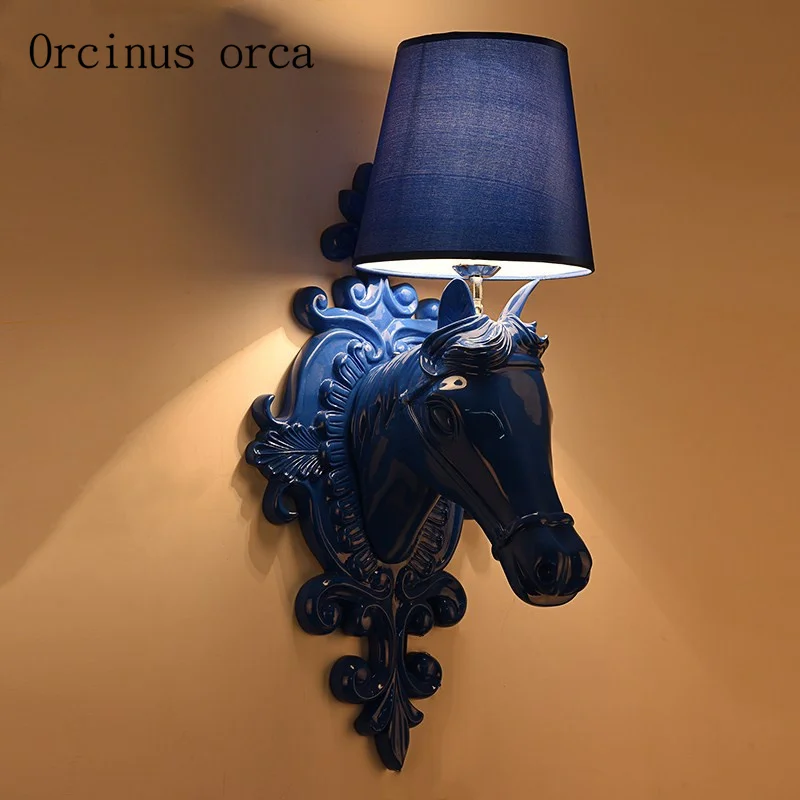 

Европейская полимерная настенная лампа в форме лошади, современный минималистичный креативный прикроватный светильник для гостиной, спальни, коридора, бара, бесплатная доставка