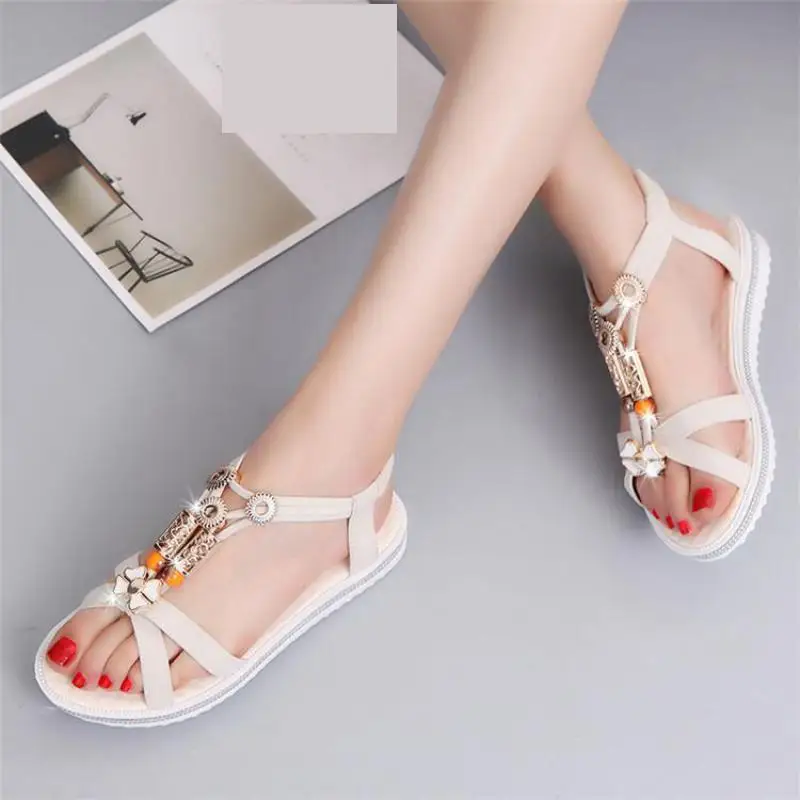 Сандалии для девочек Новинка 2017 года стильные удобные сандалии на плоской