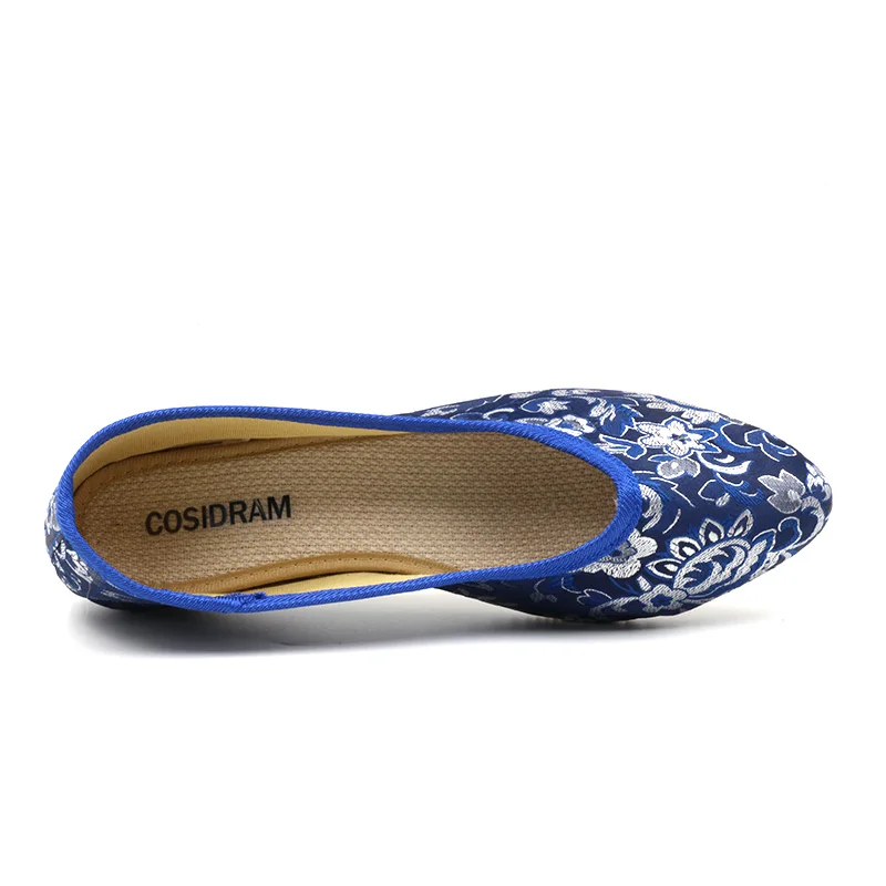 Новинка 2017 г. Пекинские парусиновые туфли женские с вышивкой на плоской подошве