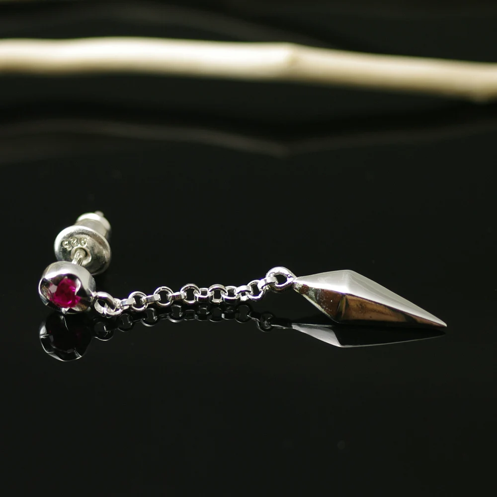 Инкрустированные маленькие серьги гвоздики из чистого серебра 925 пробы с красным