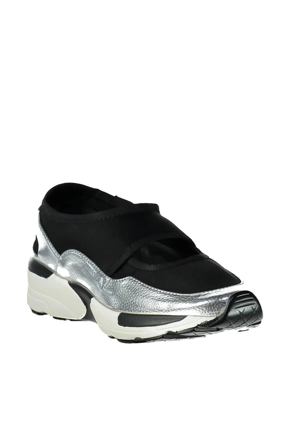 Черные Серебряные женские кроссовки Derimod |