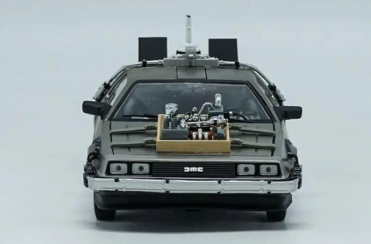 1:18 передовая модель автомобиля из сплава делореана, литая под давлением металлическая модель игрушечного автомобиля, Высококачественная коллекция гоночных автомобилей