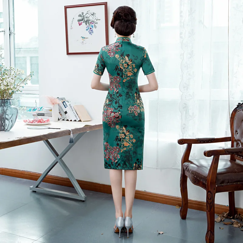 Зеленая сексуальная длина до колена Cheongsam Летнее винтажное платье в китайском стиле Модные женские вискозные Qipao тонкие вечерние платья с пуговицами Vestido