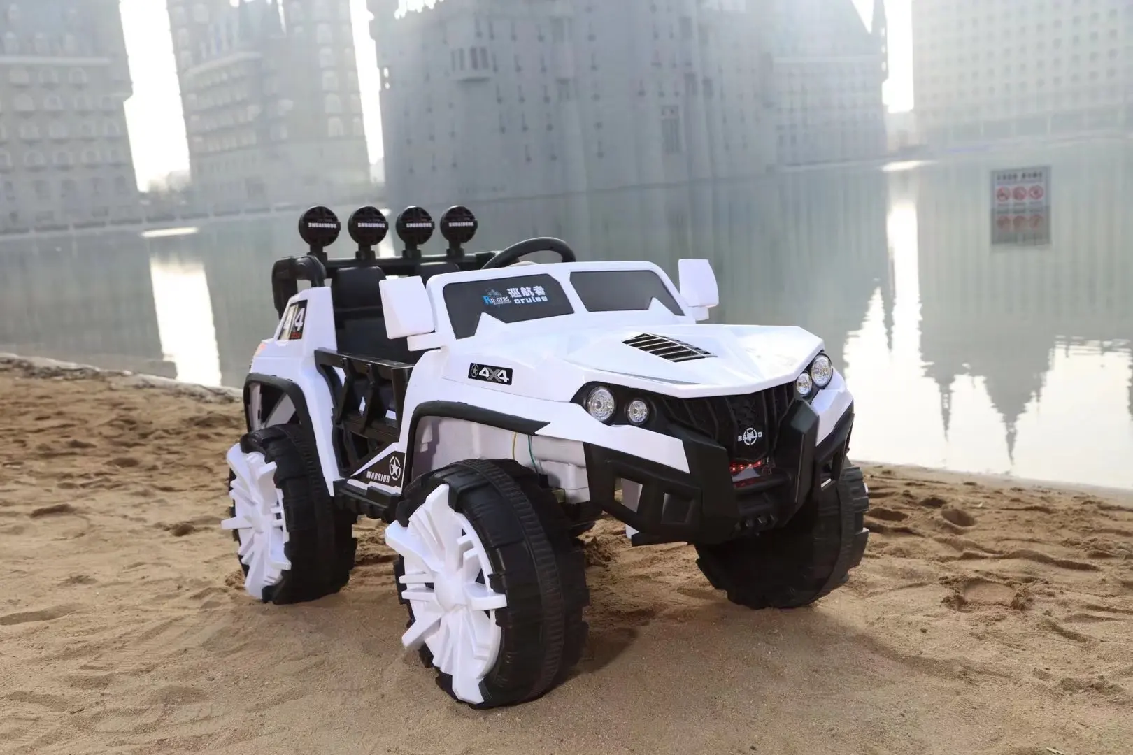Детский электромобиль четырехколесный автомобиль-качалка с дистанционным управлением