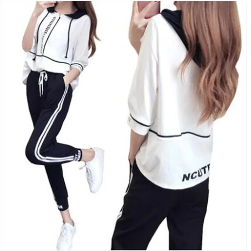 

Youth clothing for women Summer clothes for womens 2 piece set Loose size Tracksuit for womens two piece set top and pants K4571